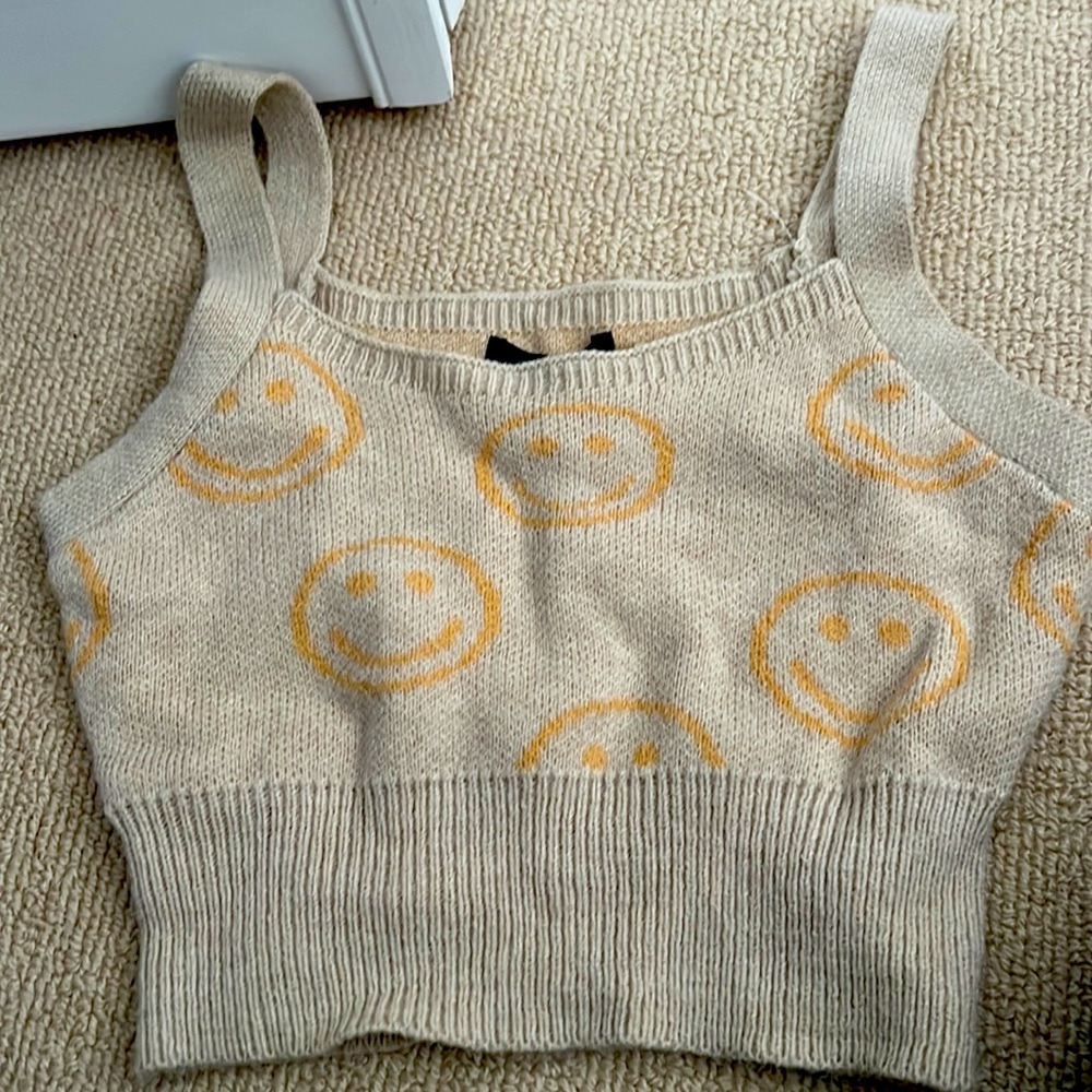 Adorable forever 21 shirt!! Only worn once!